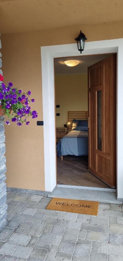 Lo Noyer Et Les Roses Bed and Breakfast Saint-Nicolas Eksteriør billede